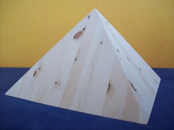 Pyramida 30 cm
